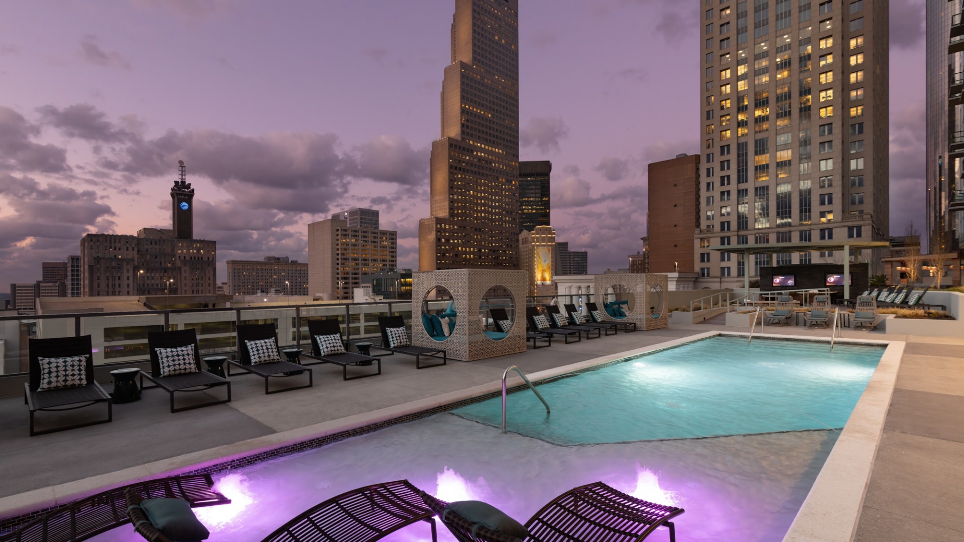 Peachtree rooftop pool and deck 